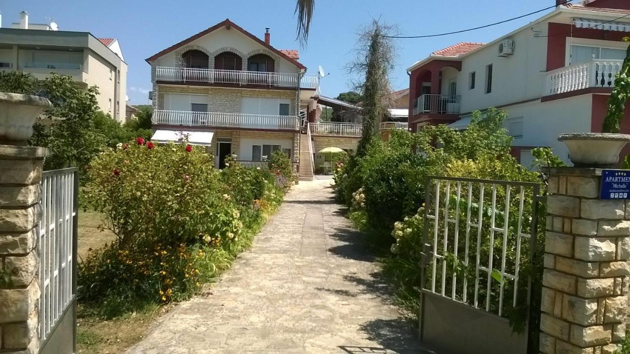 Apartment Michelle بيبينيا المظهر الخارجي الصورة